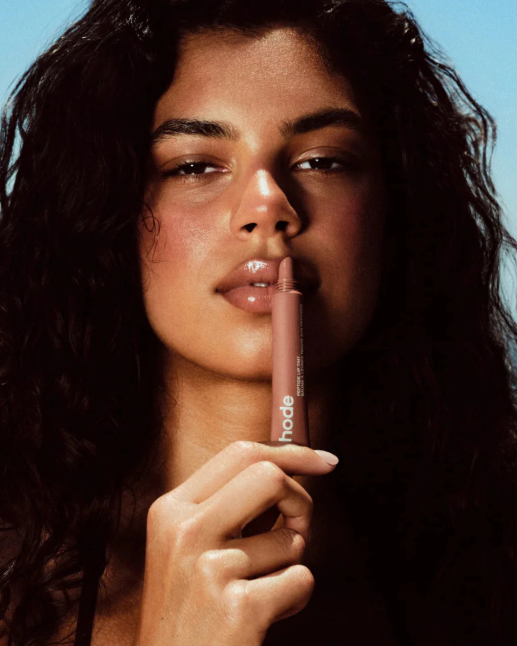 Peptide Lip Tint Cor: Macadamia Butter | RHODE EDIÇÃO LIMITADA DE VERÃO